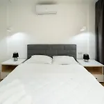 Cosy Urban Central Apartment